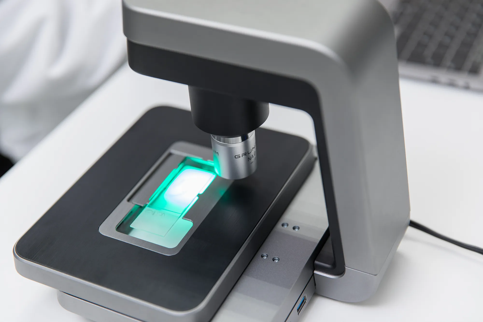 How digital pathology reduces lab costs through workflow optimization